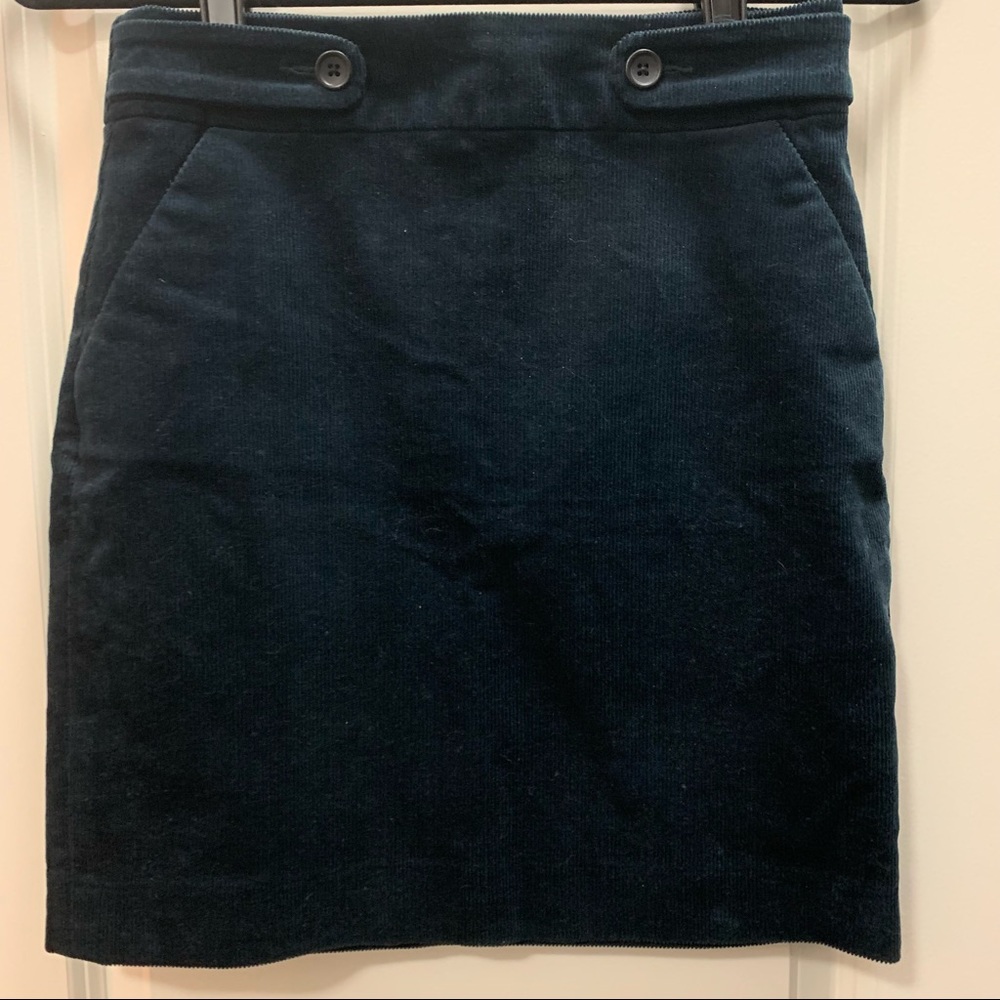 Banana Republic Navy Corduroy Skirt. Size 0.